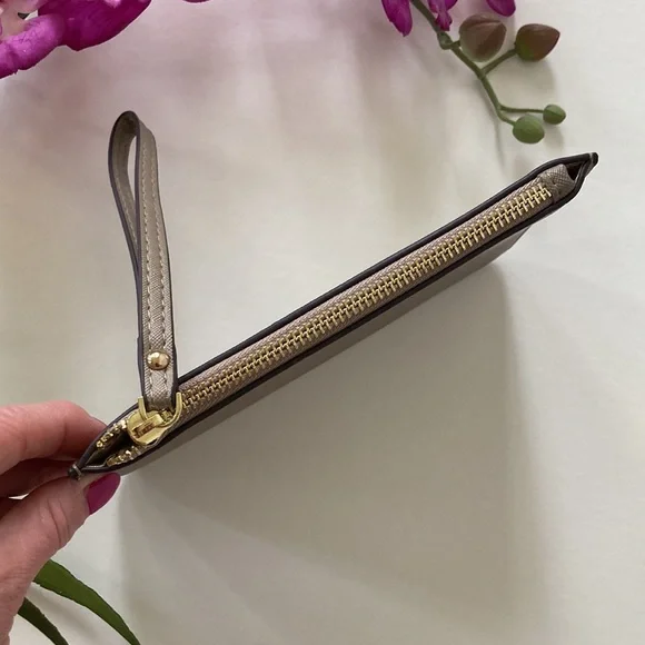 Kate Spade Saffiano Wristlet - Picture 4 of 11